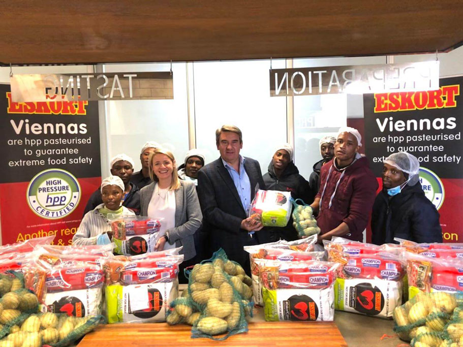 Eskort Eskort donates over R1 million worth of food parcels