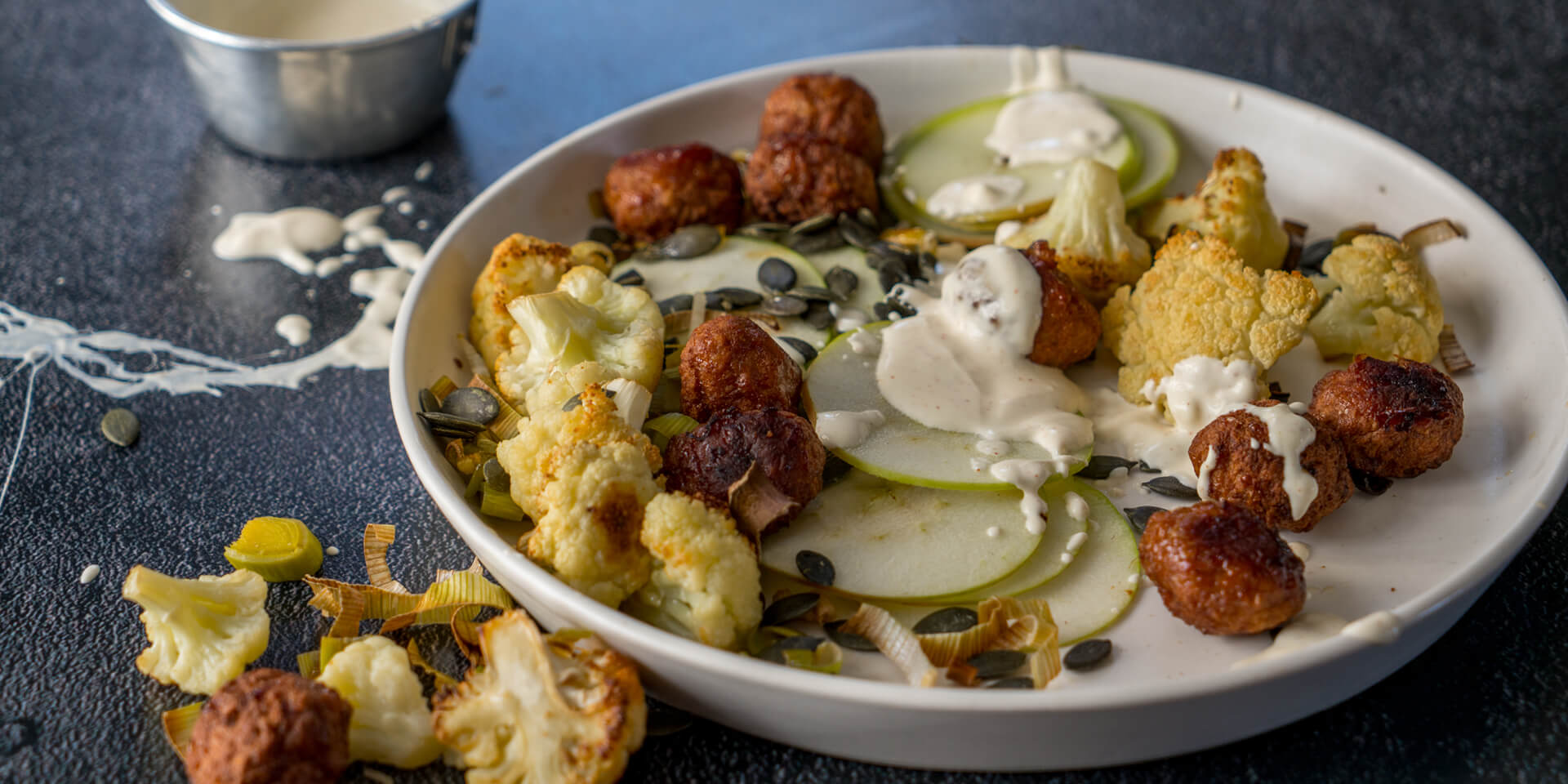 Eskort - Mini Frikkadel Salad with Spicy Sour Cream Dressing - Eskort