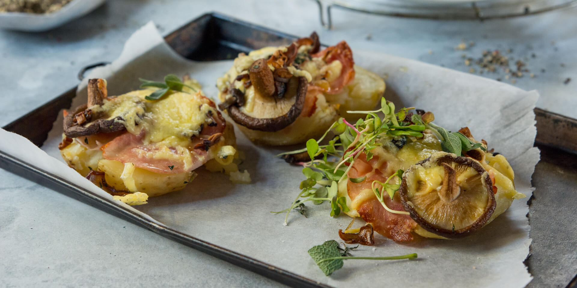 Eskort Ham & Wild Mushroom Baked Potatoes Eskort